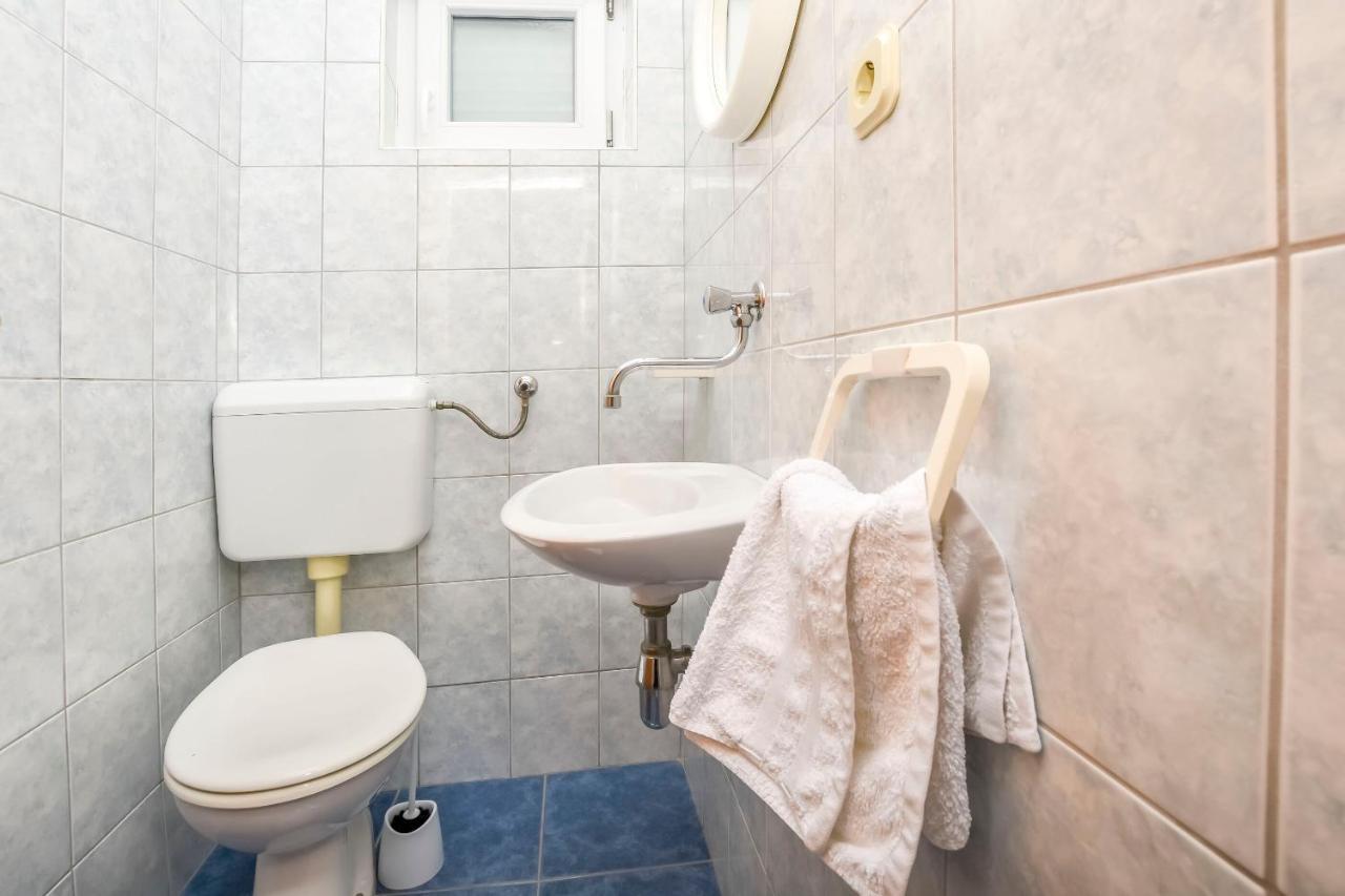 Apartment Mira Примоштен Номер фото