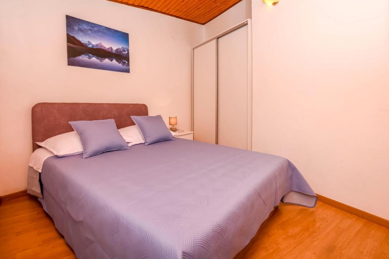 Apartment Mira Примоштен Экстерьер фото